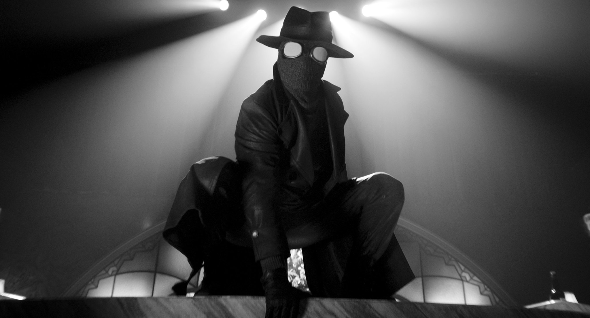 Spider-Noir (Authentic Black & White): Spider-Man Noir Iconic Pose