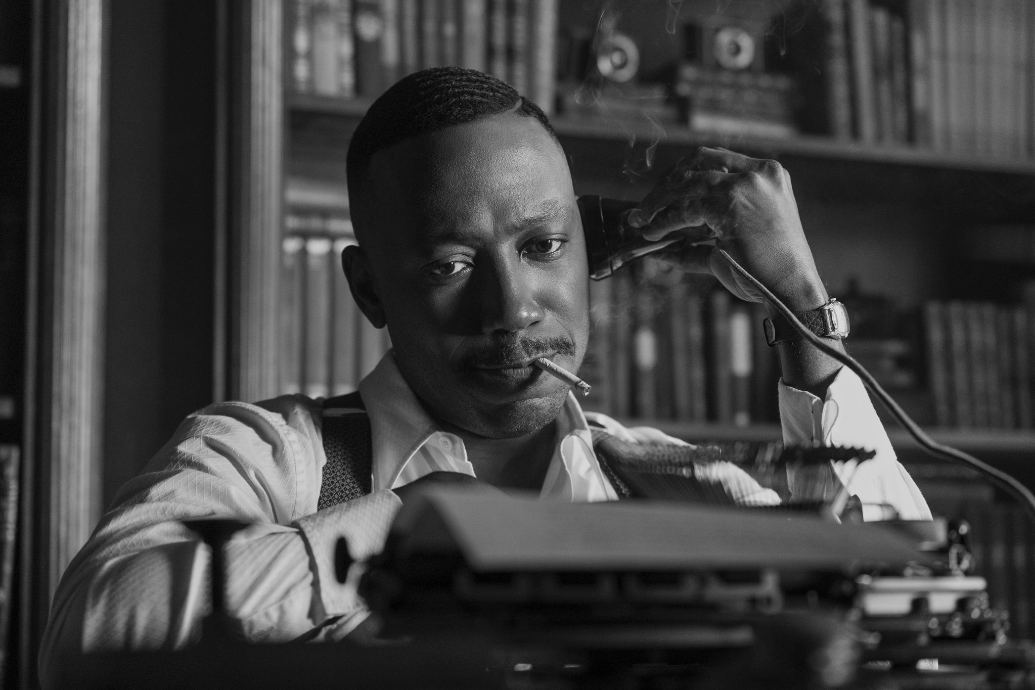 Spider-Noir (Authentic Black & White): Lamorne Morris as Robbie Robertson