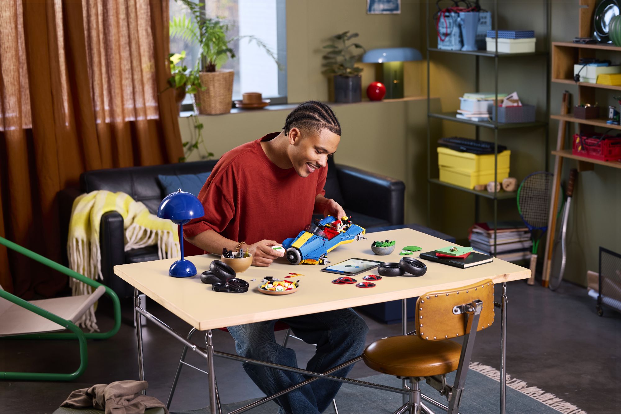 LEGO® Mario Kart: Luigi & Mach 8 (72050) (Assembly View Two)