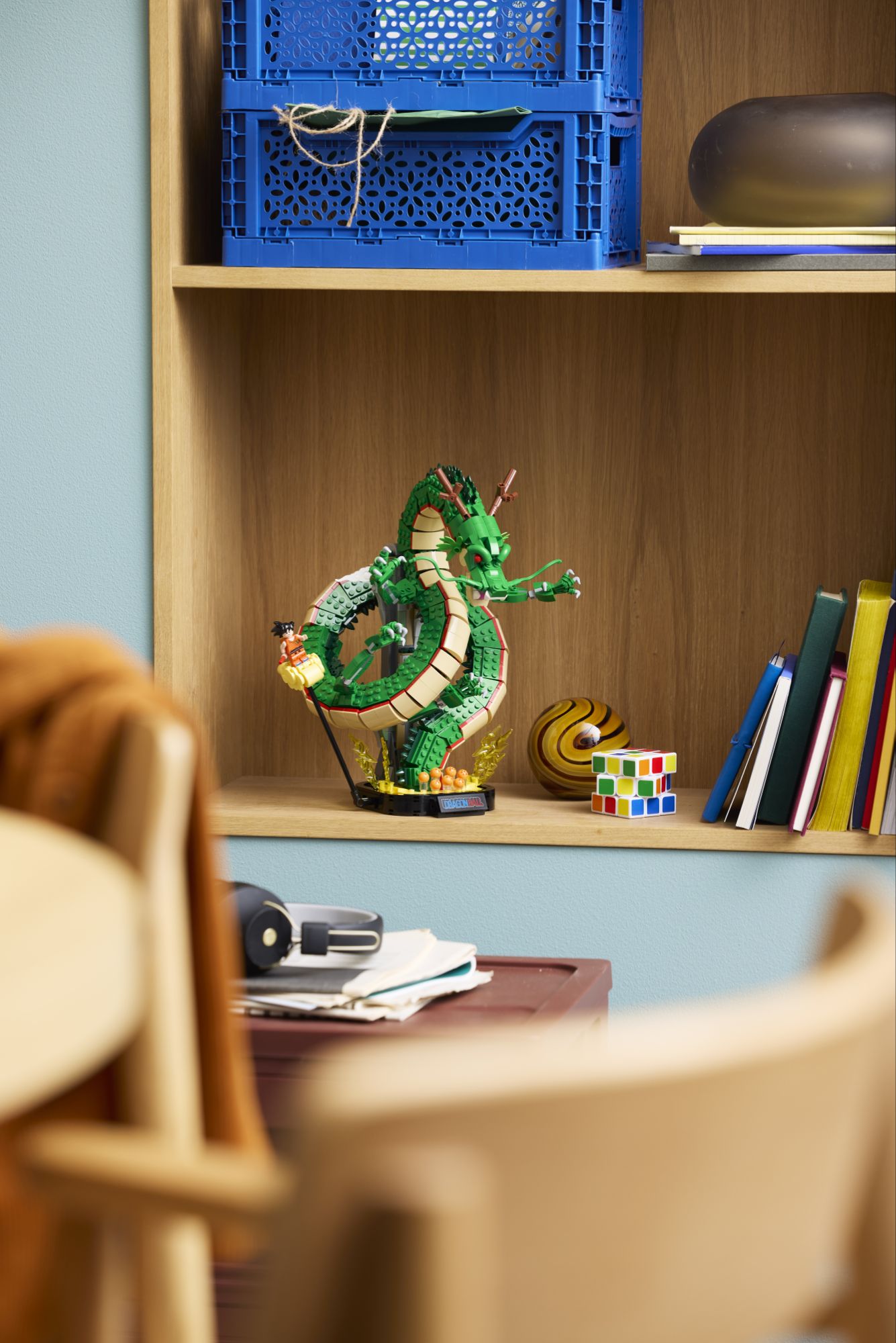 LEGO Icons Dragon Ball Shenron & Goku building set: Display (2)